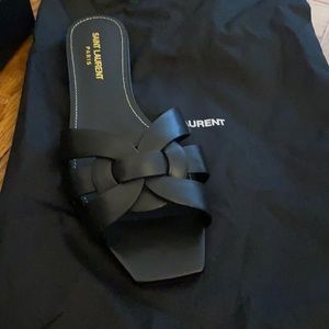 NWT Tribute Sandals - Black never worn